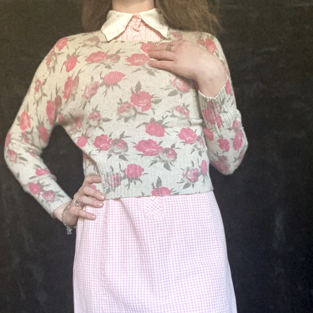 Angora rose print cropped sweater ✨